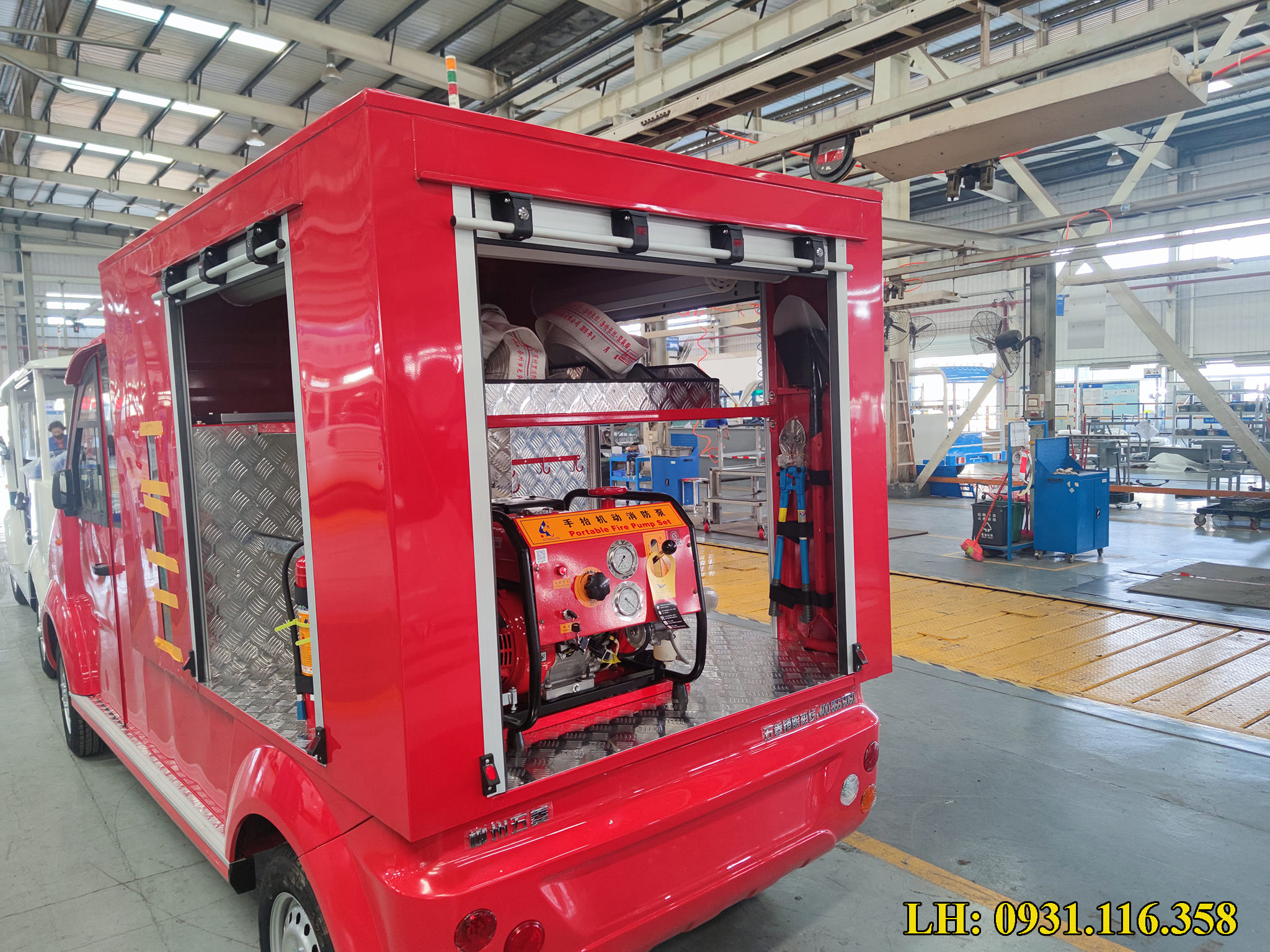 xe điện chở hàng thùng kín
